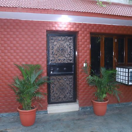 Divine India Service Apartment 3Bhk,B57 Sarita Vihar,Apollo 뉴델리 외부 사진