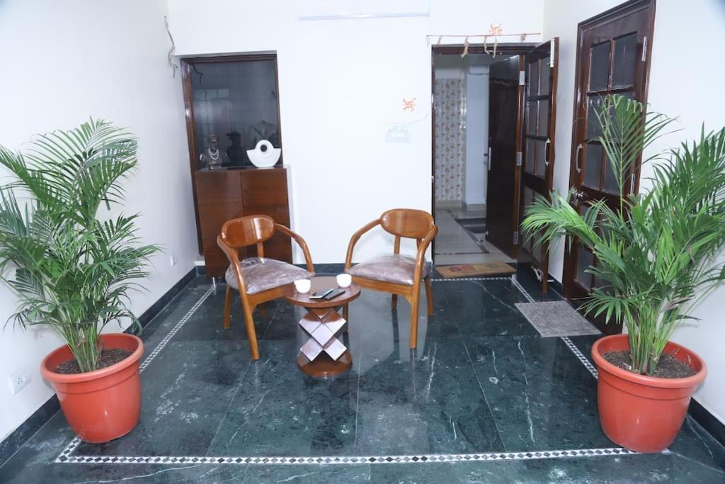 Divine India Service Apartment 3Bhk,B57 Sarita Vihar,Apollo 뉴델리 외부 사진