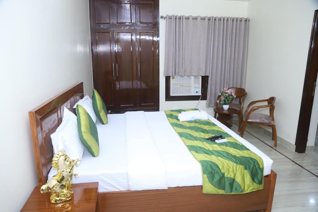 Divine India Service Apartment 3Bhk,B57 Sarita Vihar,Apollo 뉴델리 외부 사진