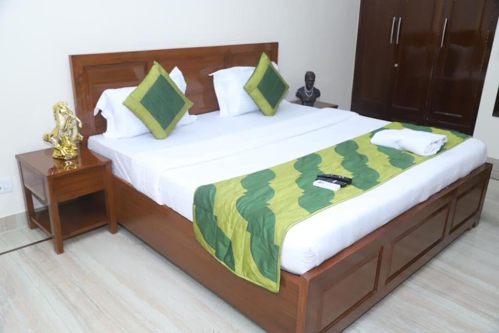 Divine India Service Apartment 3Bhk,B57 Sarita Vihar,Apollo 뉴델리 외부 사진