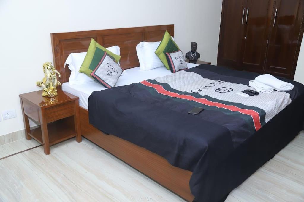Divine India Service Apartment 3Bhk,B57 Sarita Vihar,Apollo 뉴델리 외부 사진