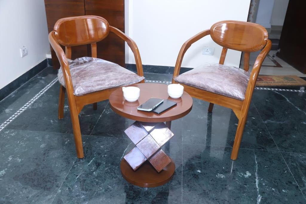 Divine India Service Apartment 3Bhk,B57 Sarita Vihar,Apollo 뉴델리 외부 사진