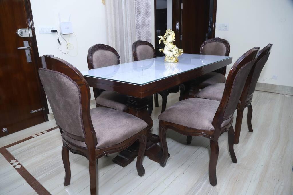 Divine India Service Apartment 3Bhk,B57 Sarita Vihar,Apollo 뉴델리 외부 사진