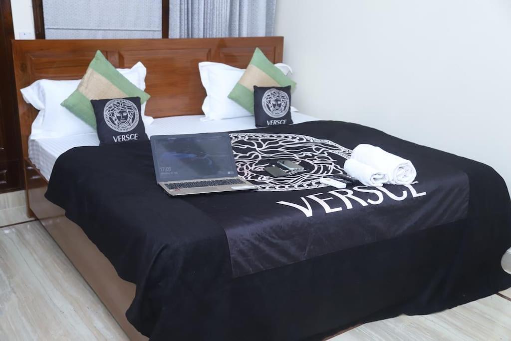 Divine India Service Apartment 3Bhk,B57 Sarita Vihar,Apollo 뉴델리 외부 사진