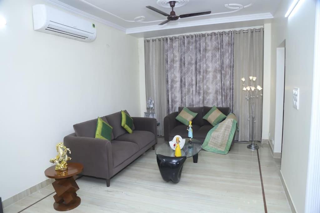 Divine India Service Apartment 3Bhk,B57 Sarita Vihar,Apollo 뉴델리 외부 사진