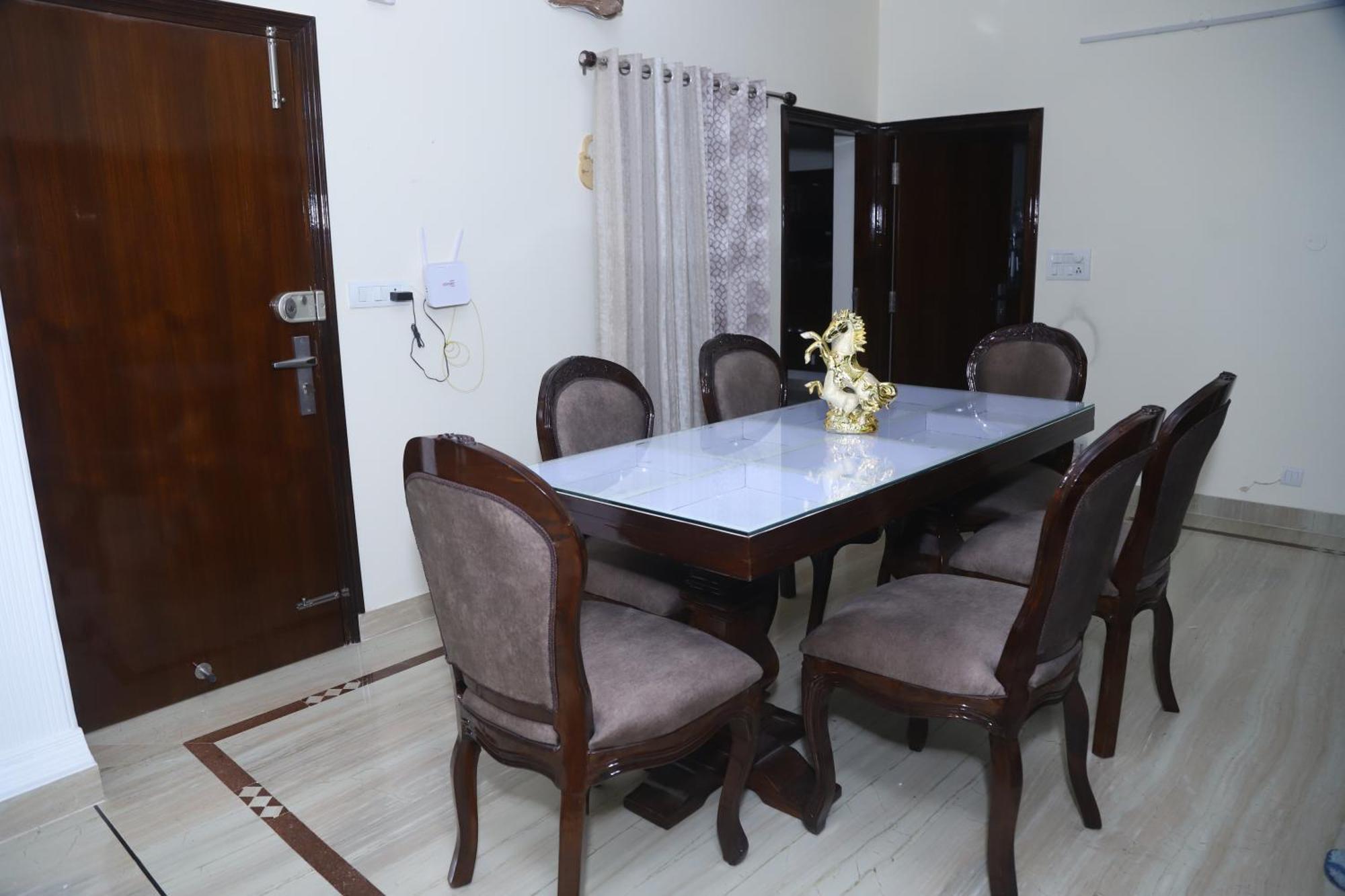 Divine India Service Apartment 3Bhk,B57 Sarita Vihar,Apollo 뉴델리 외부 사진