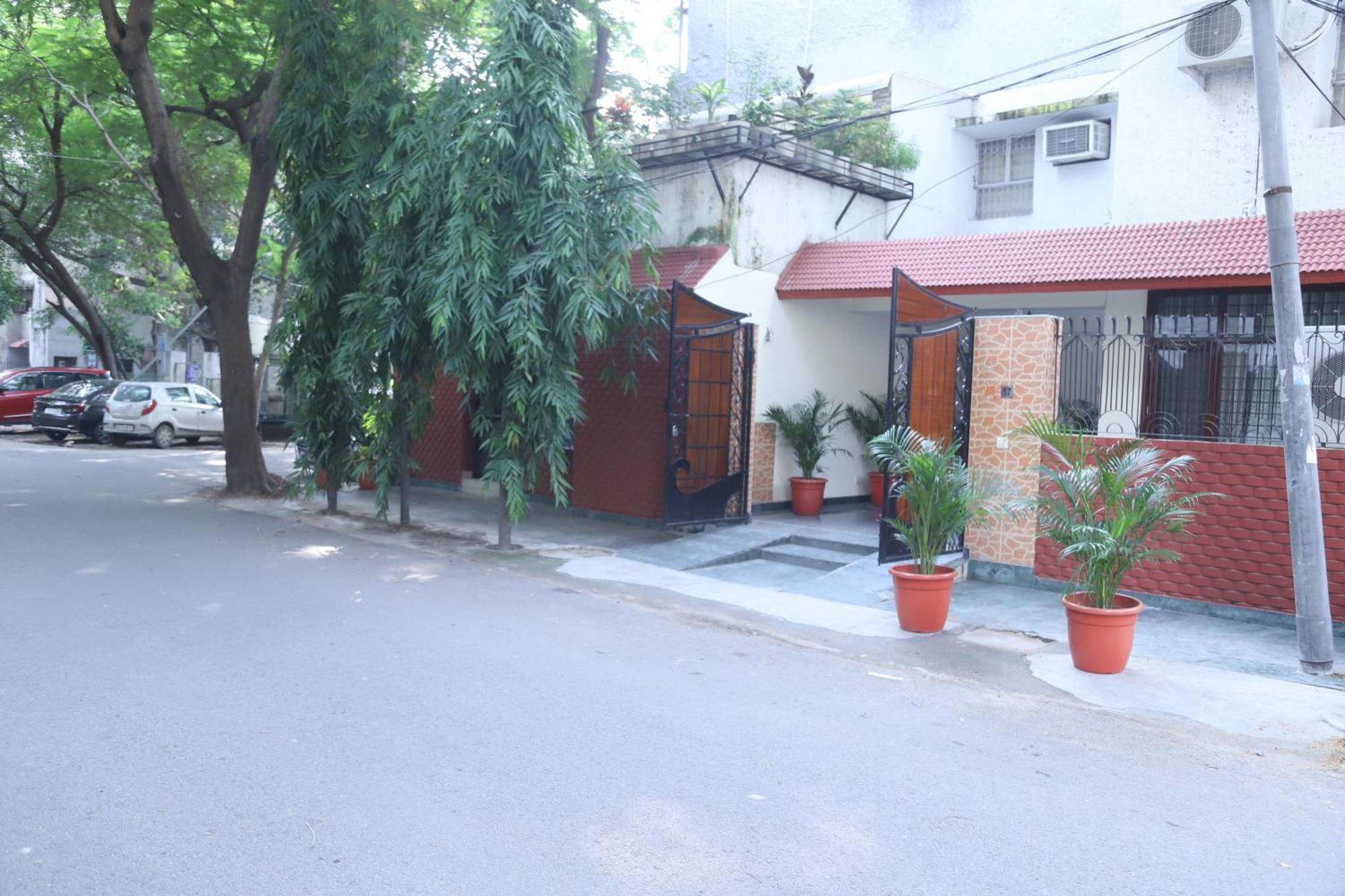 Divine India Service Apartment 3Bhk,B57 Sarita Vihar,Apollo 뉴델리 외부 사진