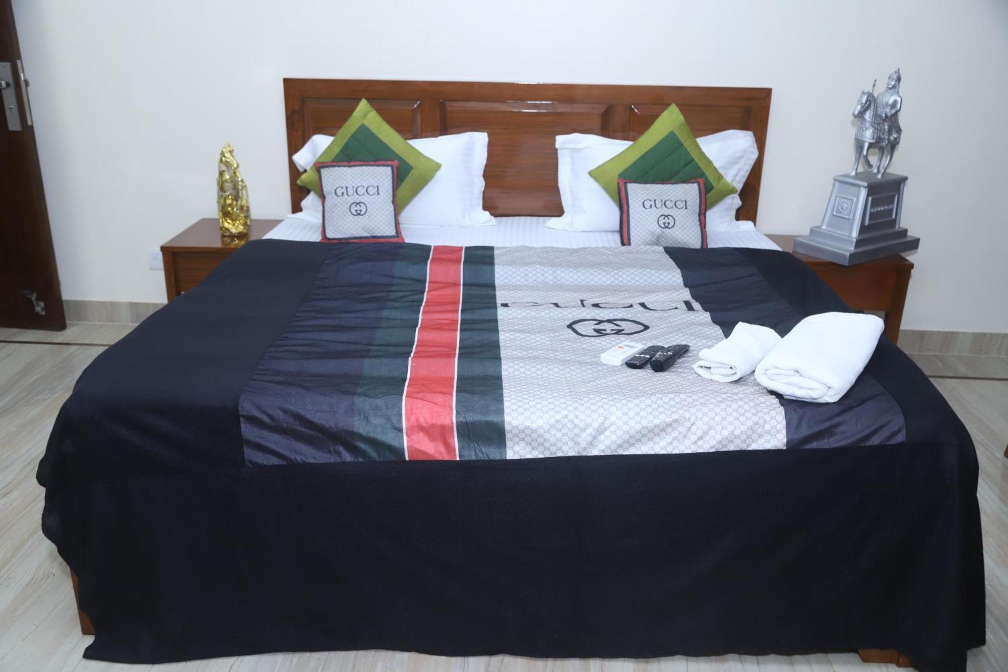Divine India Service Apartment 3Bhk,B57 Sarita Vihar,Apollo 뉴델리 외부 사진