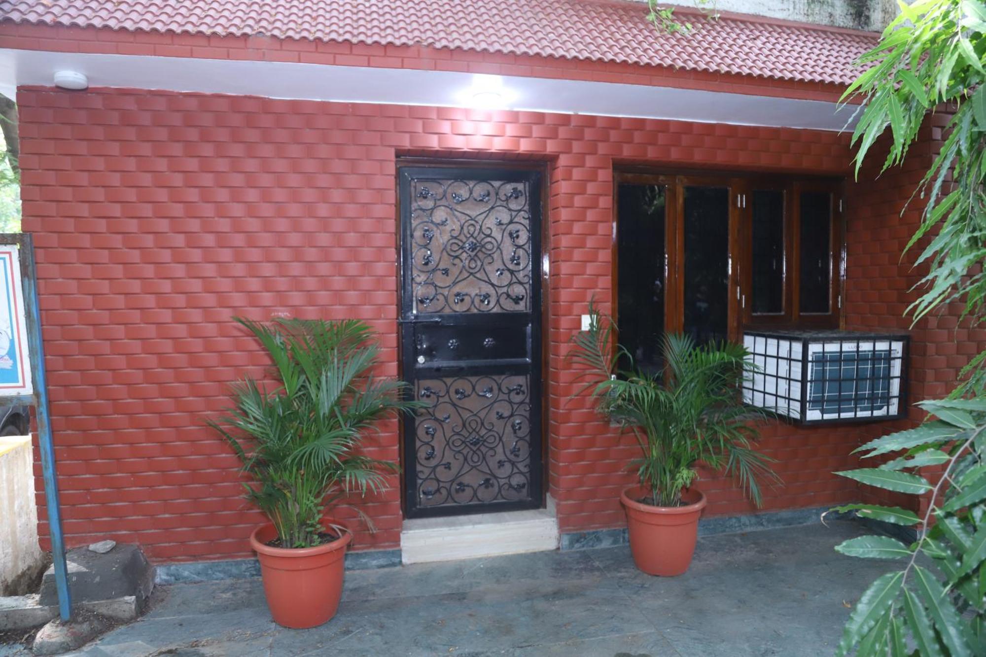 Divine India Service Apartment 3Bhk,B57 Sarita Vihar,Apollo 뉴델리 외부 사진